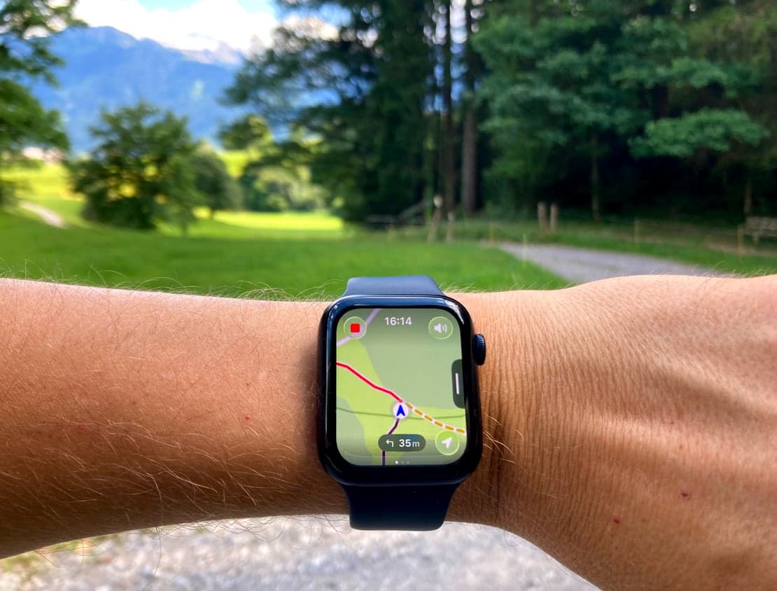 TouchTrails vs Tooboo: Apple Watch Offline Navigation Apps Compared 2026